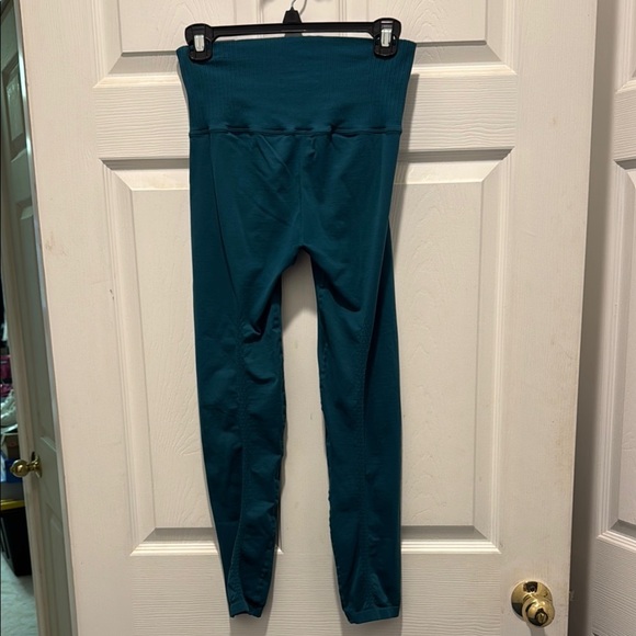 Blue High-Waist Textured Leggings - Picture 4 of 9
